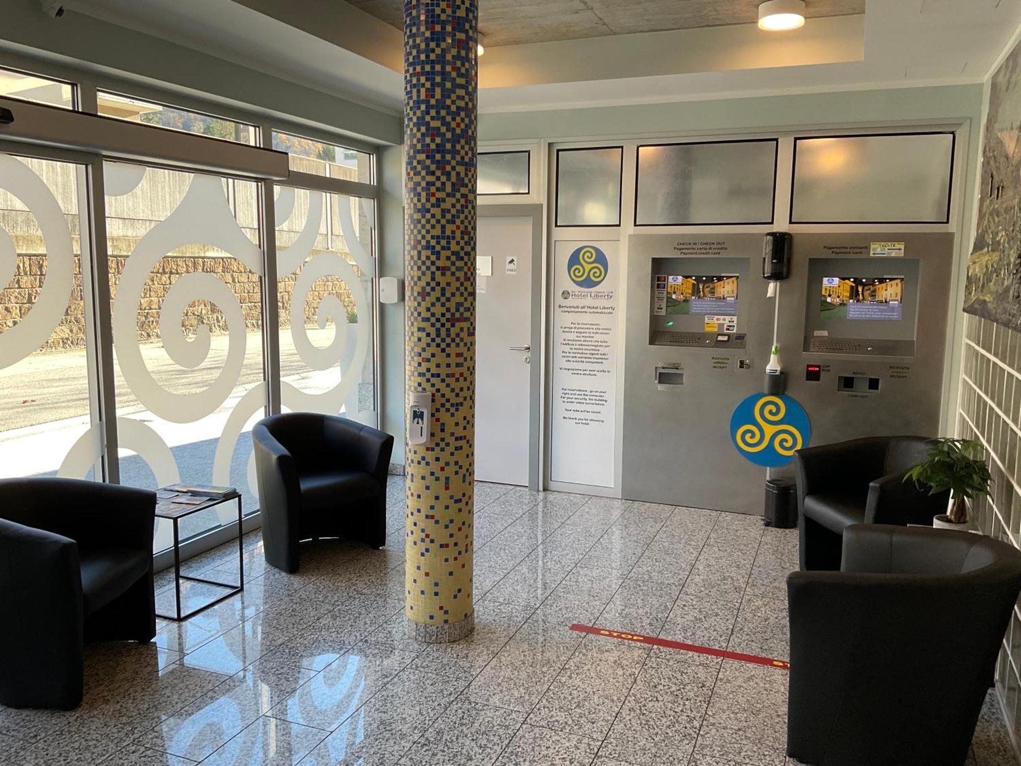Hotel Liberty Self Check-In 贝林佐拉 外观 照片